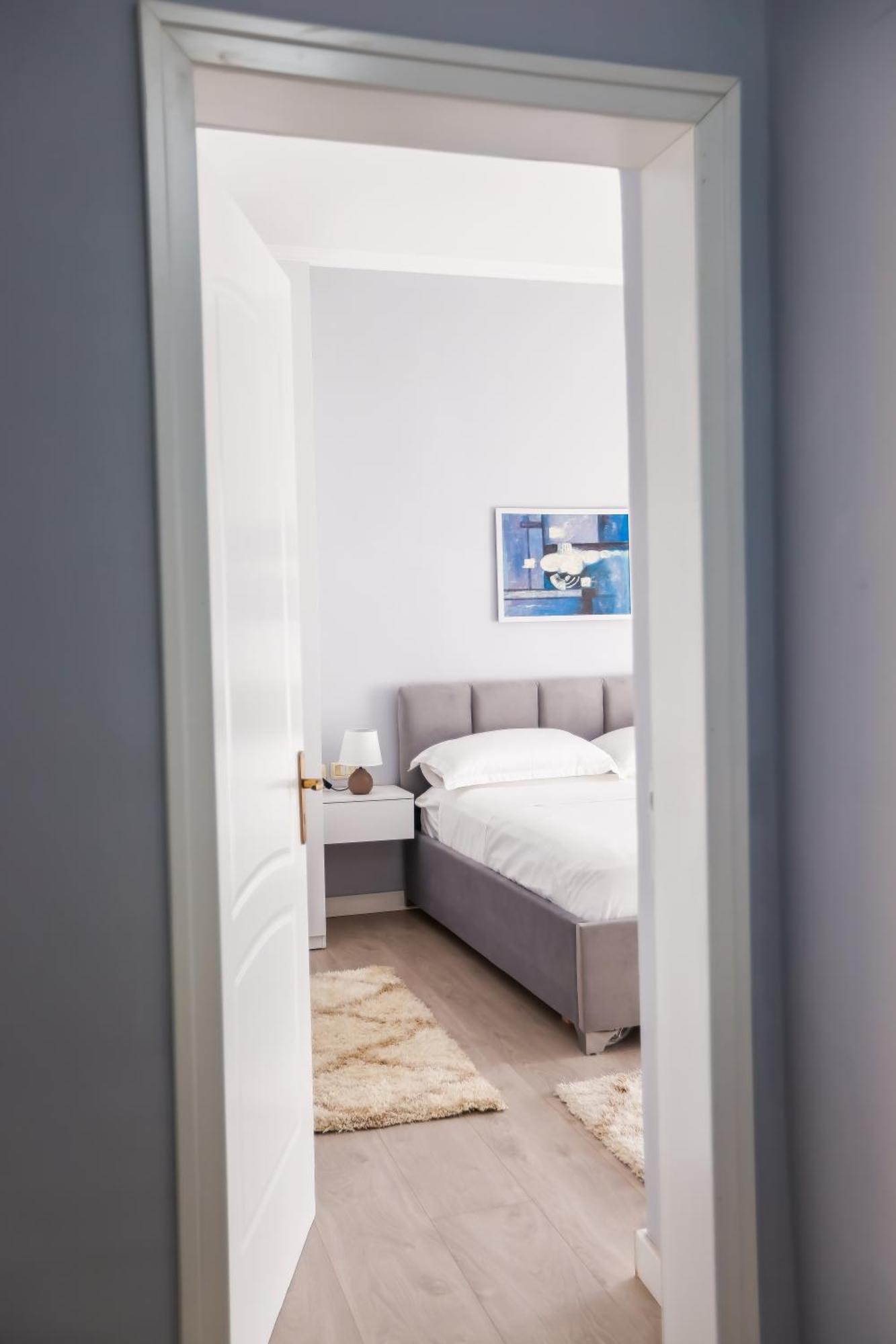 Viewpoint Central Apartment Tirana Exteriör bild